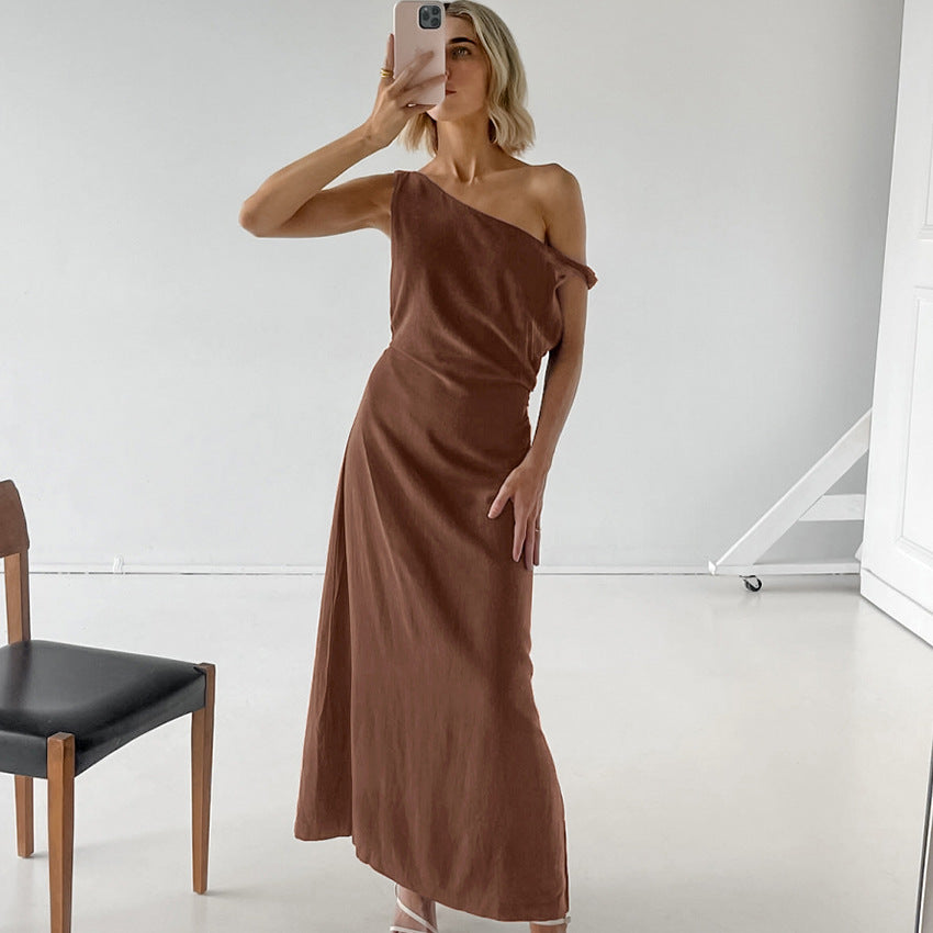 Natalie - Elegant Enaxlad Klänning