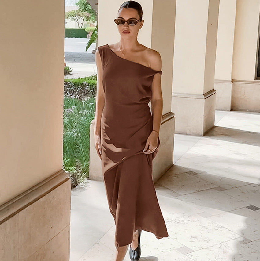 Natalie - Elegant Enaxlad Klänning
